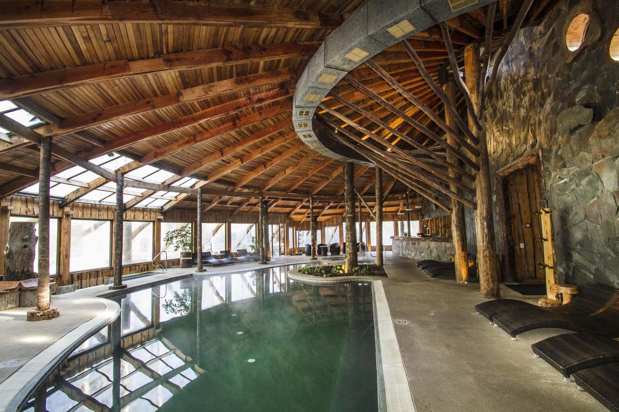 Huilo Huilo Nothofagus Hotel & Spa Puerto Fuy Exterior foto
